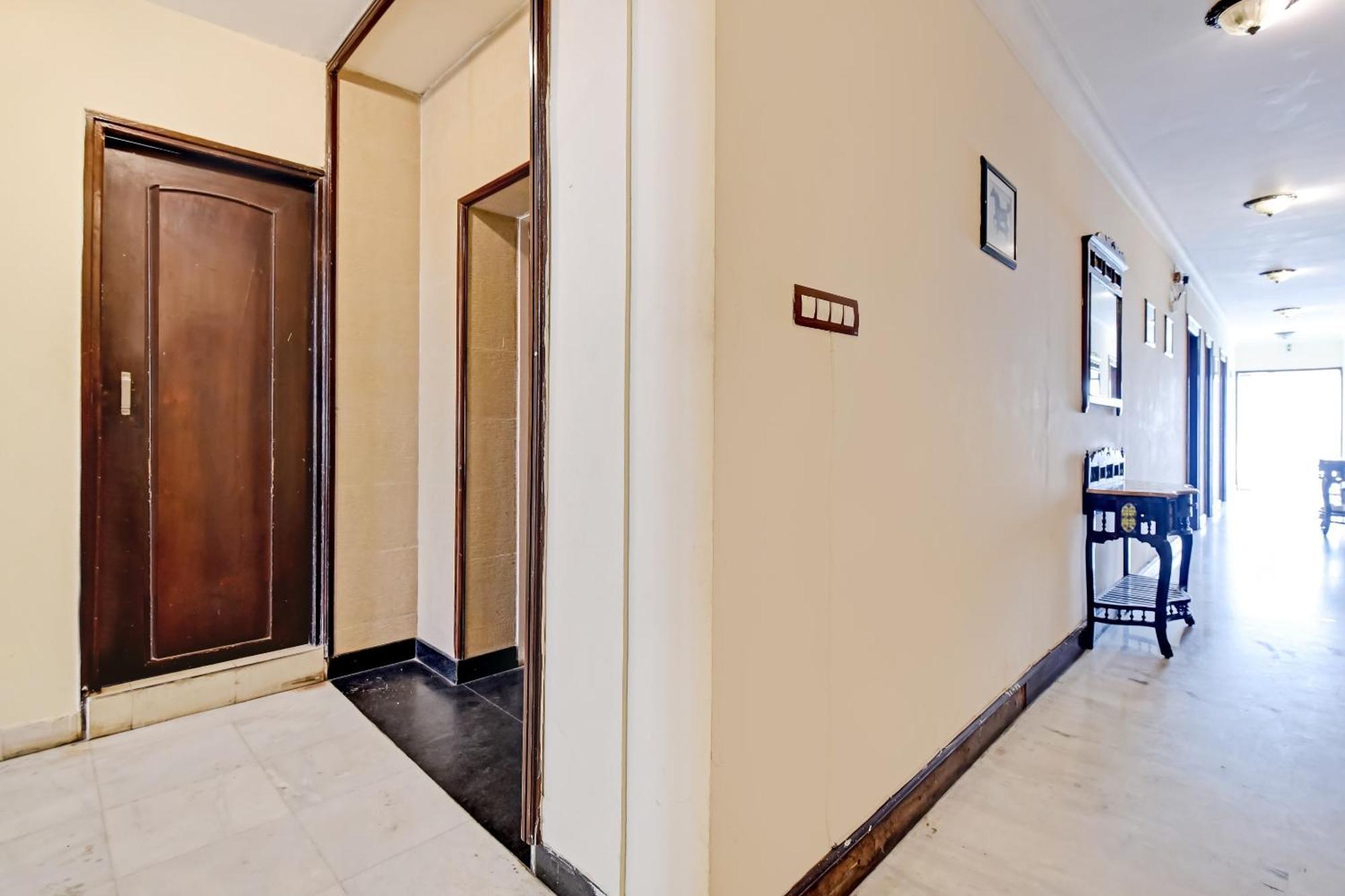 Collection O Hotel Four Boutique Kukas Εξωτερικό φωτογραφία