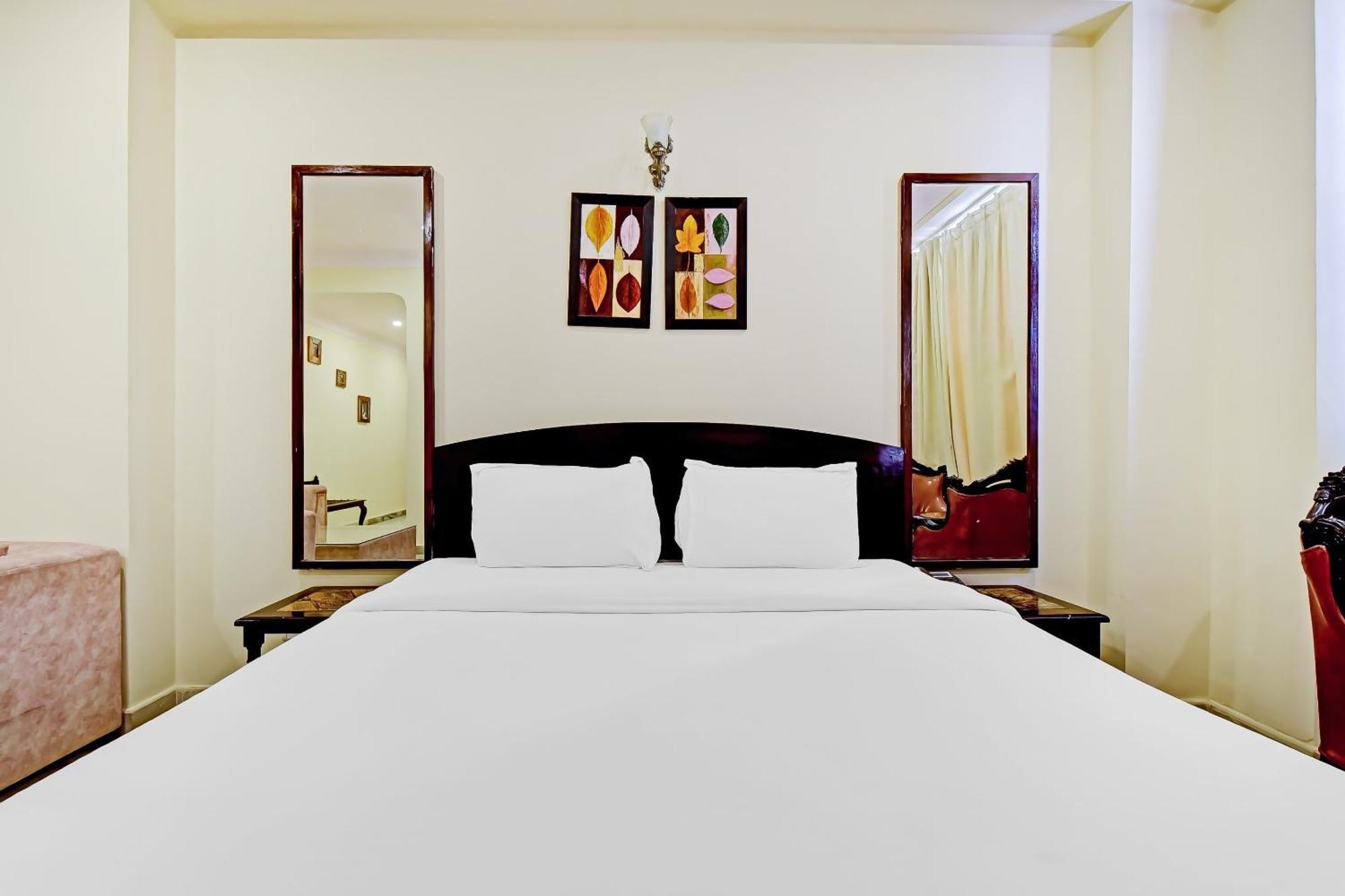 Collection O Hotel Four Boutique Kukas Εξωτερικό φωτογραφία