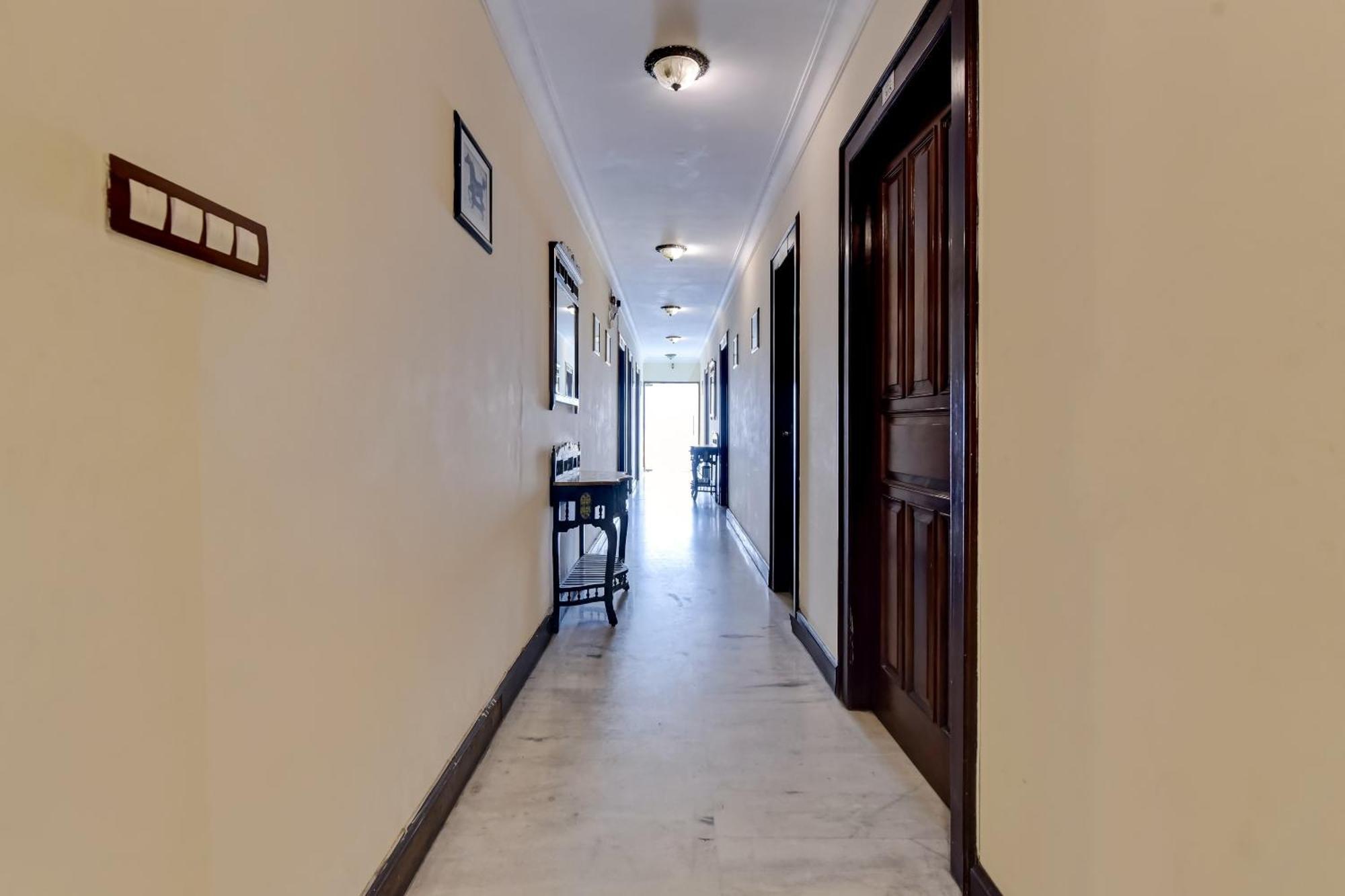 Collection O Hotel Four Boutique Kukas Εξωτερικό φωτογραφία