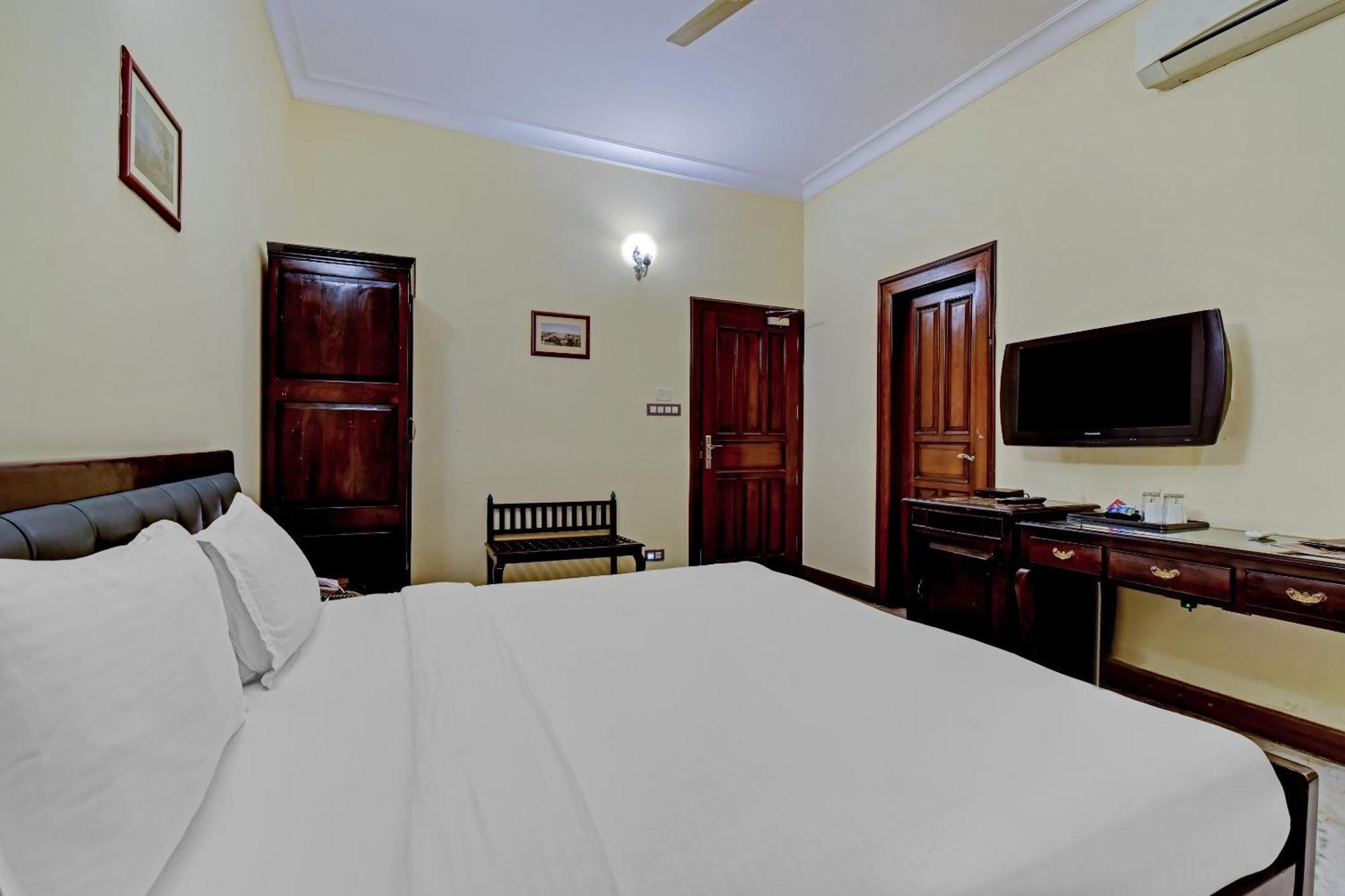 Collection O Hotel Four Boutique Kukas Εξωτερικό φωτογραφία