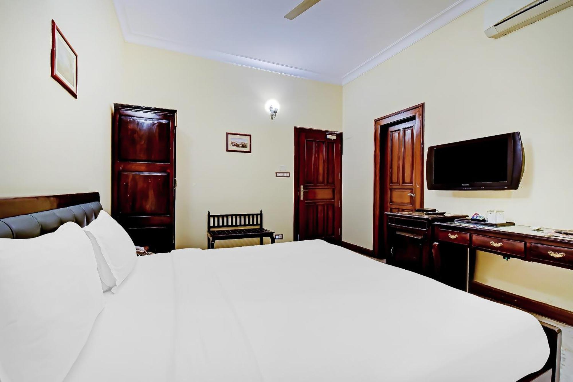 Collection O Hotel Four Boutique Kukas Εξωτερικό φωτογραφία