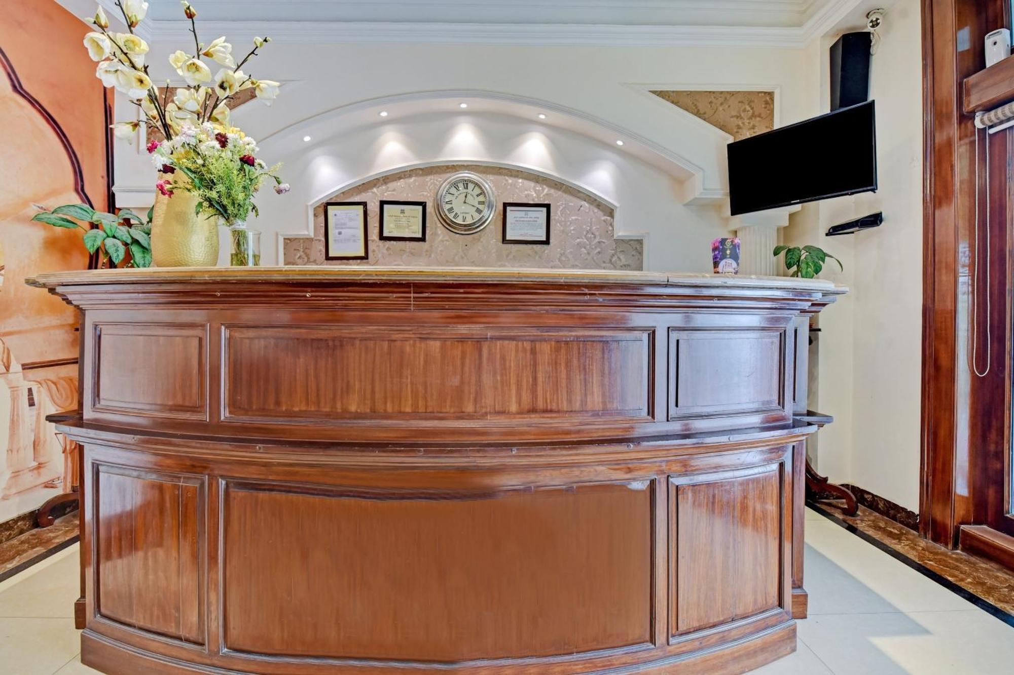 Collection O Hotel Four Boutique Kukas Εξωτερικό φωτογραφία