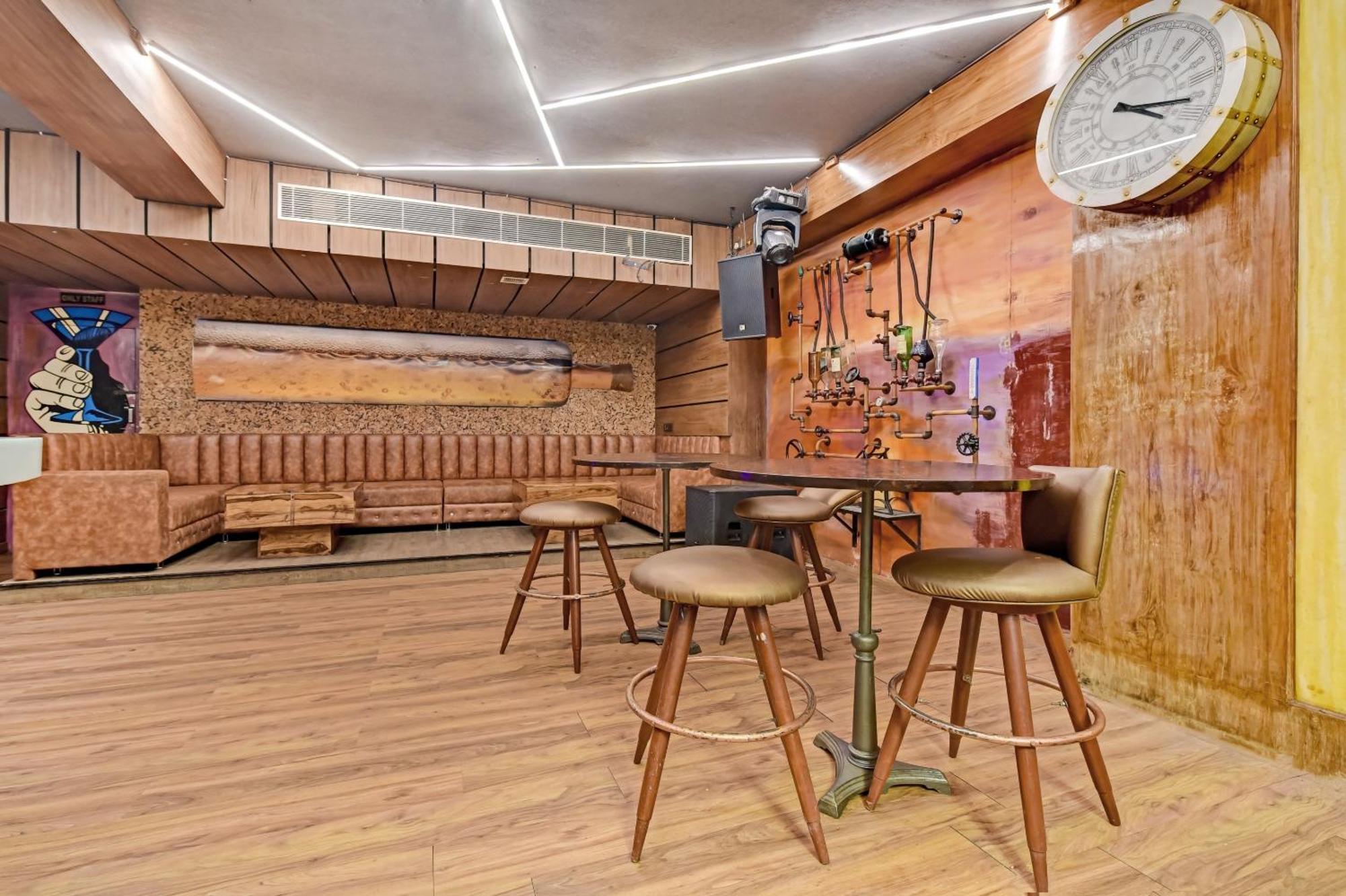 Collection O Hotel Four Boutique Kukas Εξωτερικό φωτογραφία