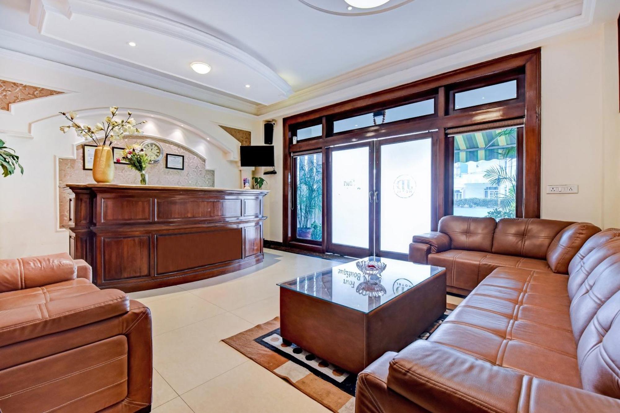Collection O Hotel Four Boutique Kukas Εξωτερικό φωτογραφία