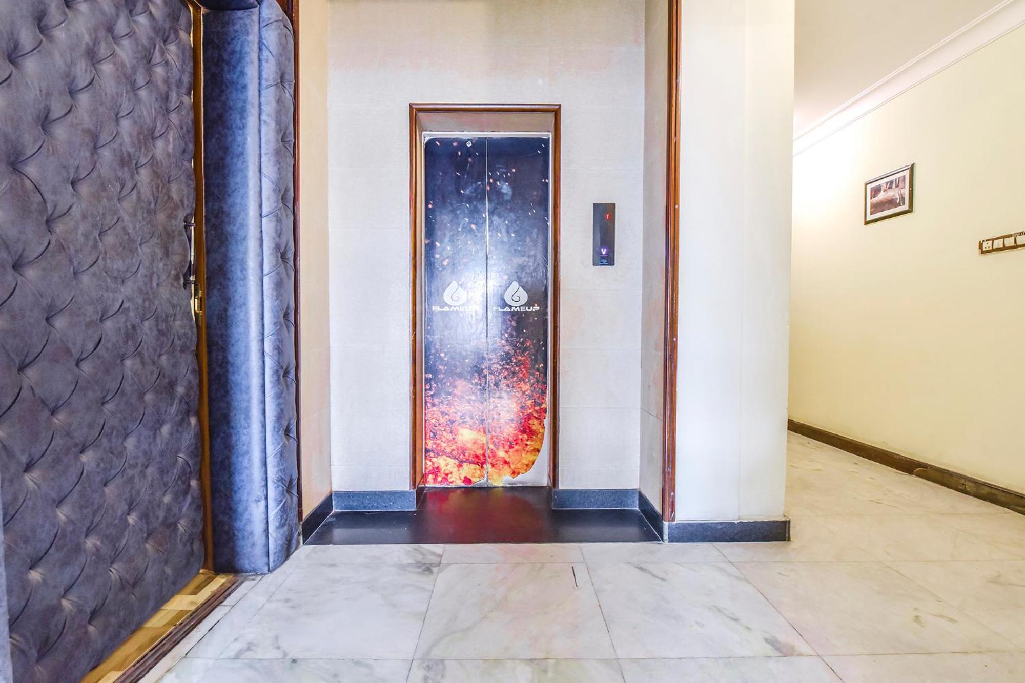 Collection O Hotel Four Boutique Kukas Εξωτερικό φωτογραφία