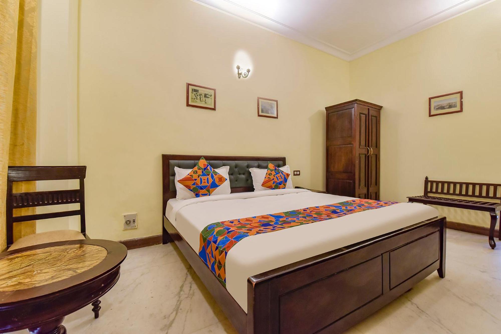 Collection O Hotel Four Boutique Kukas Εξωτερικό φωτογραφία