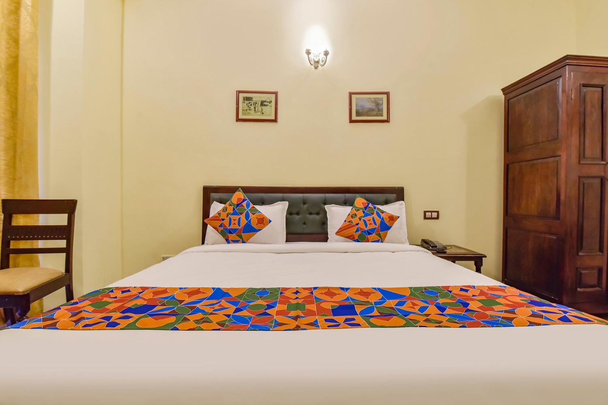 Collection O Hotel Four Boutique Kukas Εξωτερικό φωτογραφία