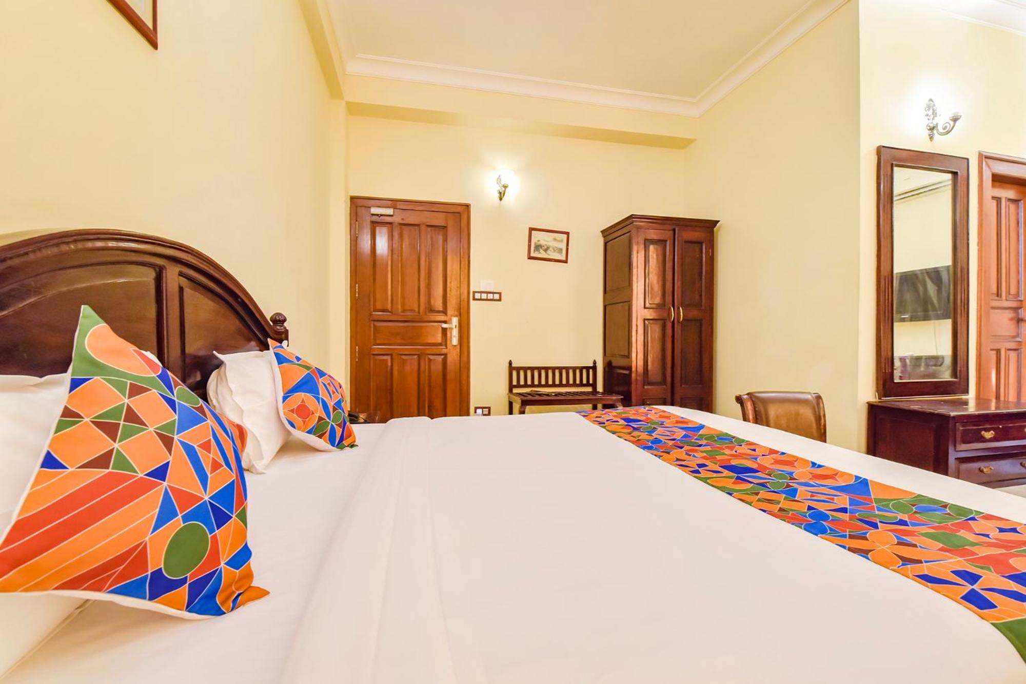 Collection O Hotel Four Boutique Kukas Εξωτερικό φωτογραφία