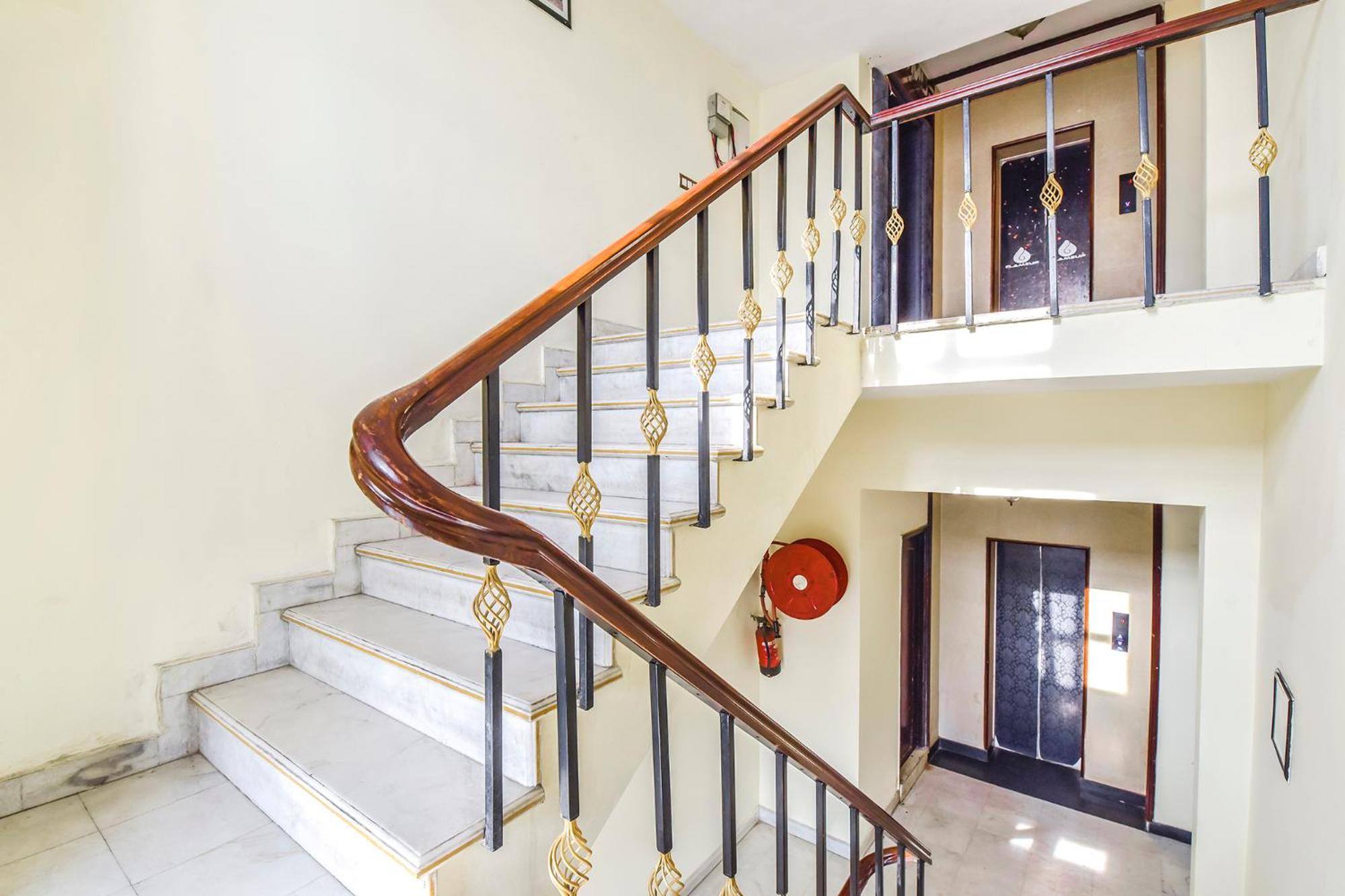 Collection O Hotel Four Boutique Kukas Εξωτερικό φωτογραφία